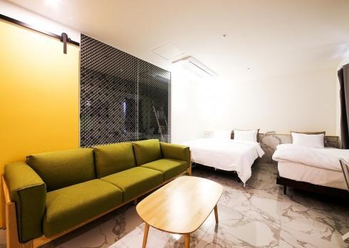 Hotel Elephant Shower Jinju Exterior foto