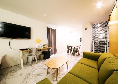 Hotel Elephant Shower Jinju Exterior foto